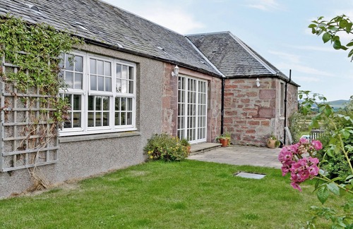 Kirriemuir Cottage | Osprey Cottage - UZQ