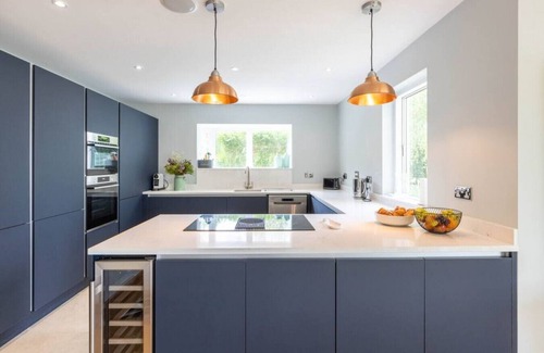 Cirencester House | Osprey Lodge - CW64 - HOT TUB - Lakeside Spa Property