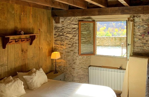 Osseja Apartment | OSSEJA III - Two Bedroom Apartment, Sleeps 5