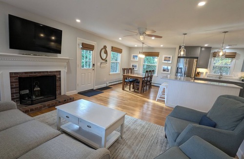 Osterville House | Osterville - close to town & beach, AC, beach pass