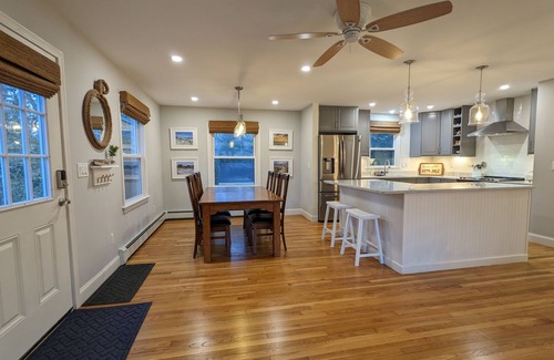 Osterville House | Osterville - close to town & beach, AC, beach pass
