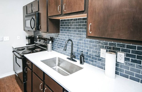 Stillwater Apartment | OSU Studio 1 Block From Stadium
