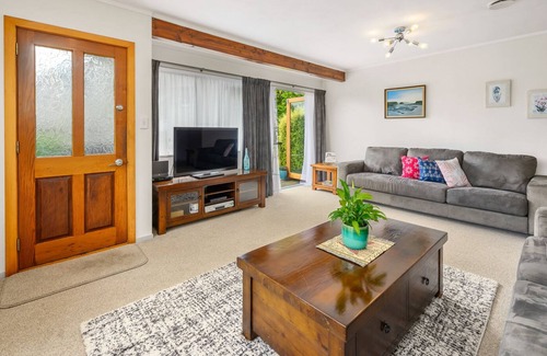 Springfield House | Otonga Cottage - Stay 3 Pay 2