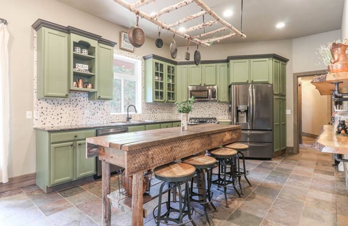 King Cottage | Otter Lodge on the Chain o' Lakes