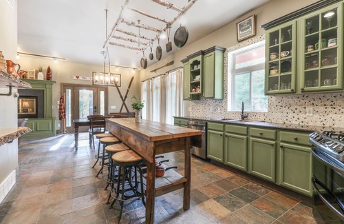 King Cottage | Otter Lodge on the Chain o' Lakes