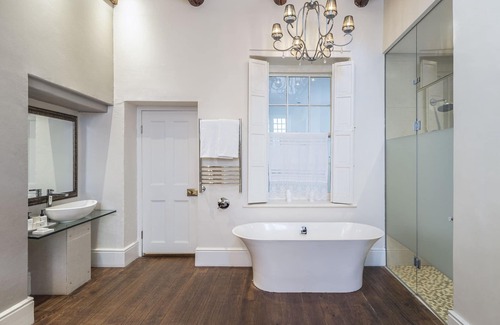 Stellenbosch Central Hotel | Oude Werf Hotel