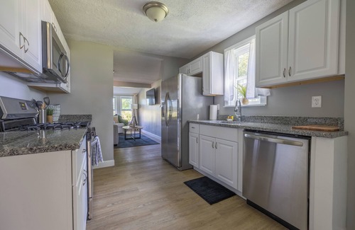 Warwick Apartment | Our home boasts gorgeous views and a short walk from the beach & marina.