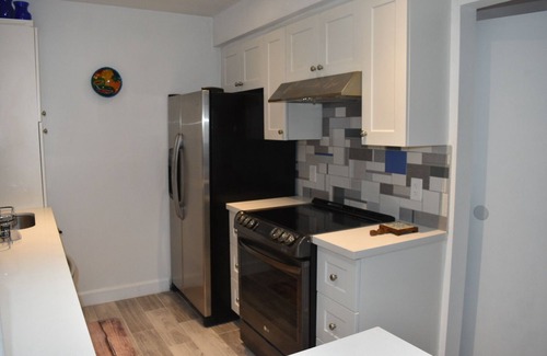 East Danforth Apartment | Our place is 15-minute ride to downtown Toronto