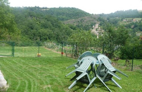 Belcastel Apartment | Oustal haut