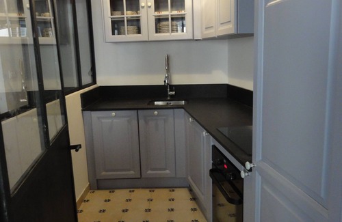 Hotel-de-Ville House | OUSTAU OF AUGUSTINES on the OLD PORT