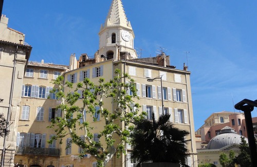 Hotel-de-Ville House | OUSTAU OF AUGUSTINES on the OLD PORT
