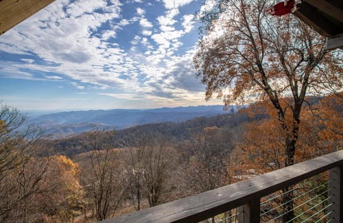 Blowing Rock House | Out On A Limb