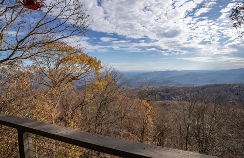 Blowing Rock House | Out On A Limb