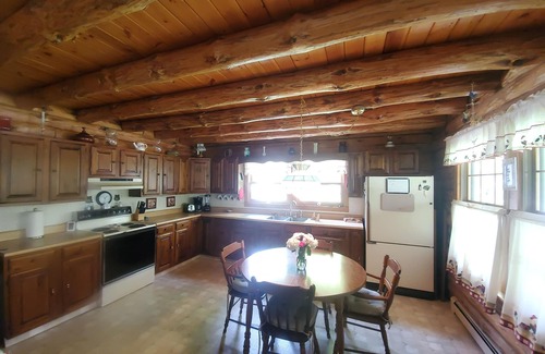 Roxbury Cabin | Outdoor enthusiasts! ATV trails, Hikes, Lakes, Coos Canyon, Skiing, and fishing