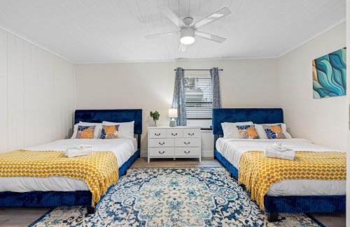 North Hyde Park House | Outdoor Games, Firepit, King bed, BBQ Grill, Close to Downtown and attractions