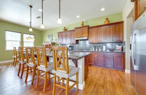 Fresno House | Outdoor Oasis with Fire Pit Pet-Friendly Fresno Gem