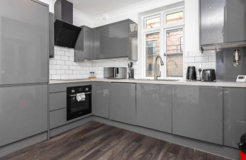 Camden Town with Primrose Hill Apartment | Outstanding 2 Bed Apartment in Central Camden Sleeps 6