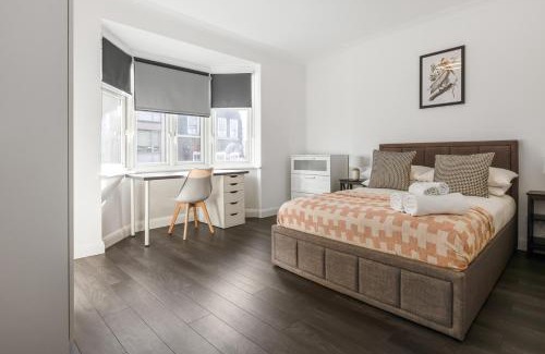 Camden Town with Primrose Hill Apartment | Outstanding 2 Bed Apartment in Central Camden Sleeps 6