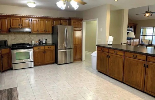 Mayflower House | Outstanding 3BR Central Arkansas Lakeside Retreat near Little Rock and Conway