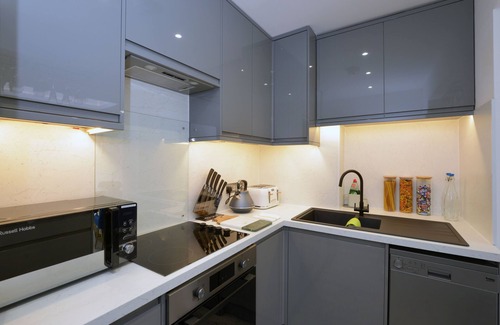 Littlehampton House | Outstanding modernised 3/4 double bedroomed house
