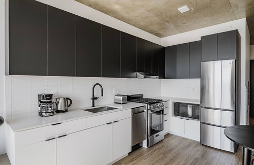 West Loop Apartment | Outstanding W Loop 1BR w/Gym, Pool, Rooftop, Spa & W/D, by Blueground