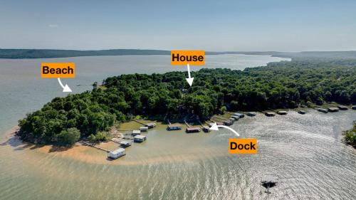 Hoyt House | Owl Hoot Lake Retreat- Dock, beach & wooded haven!