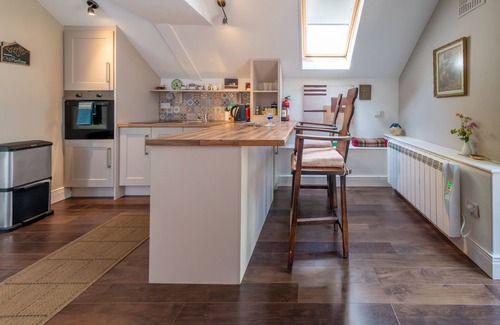 Knockaderry Cross Roads Apartment | Own door apartment surrounded by mature gardens in the Wicklow mountains