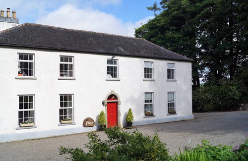 Knockaderry Cross Roads Apartment | Own door apartment surrounded by mature gardens in the Wicklow mountains