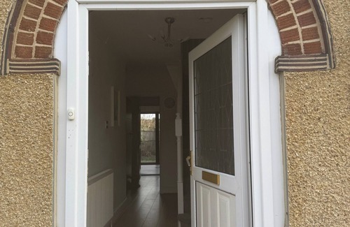 Headington Villa | Oxford - Villa - Sleeps 8 - Garden - Parking