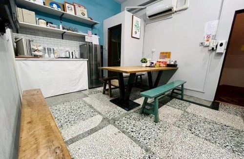 Tainan City Centre House | OYAJI Guesthouse 歐野基民家宿泊