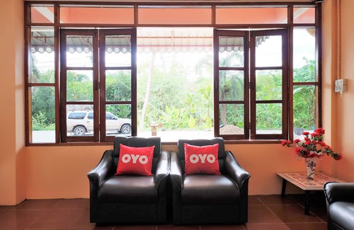 Trang Hotel | OYO 588 Rose In Mansion