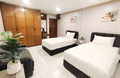 Din Daeng Hotel | OYO 75446 Travis Inthamara 49