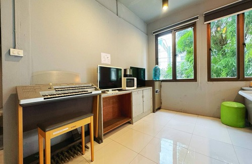 Huai Khwang Hotel | OYO 75465 Lucky Hoste