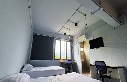 Huai Khwang Hotel | OYO 75465 Lucky Hoste