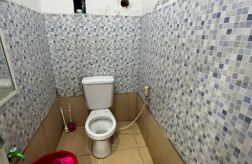 Depok Hotel | OYO 94004 Kenari Residence