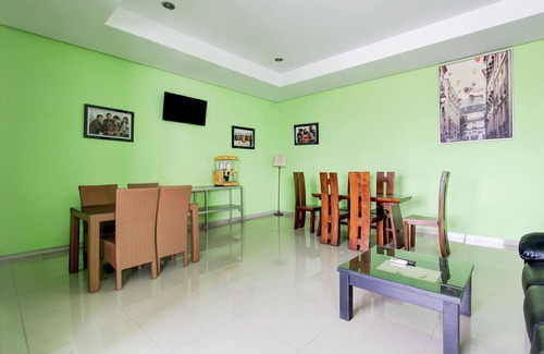 Colomadu Hotel | OYO 94697 Hotel Amanah Sejahtera