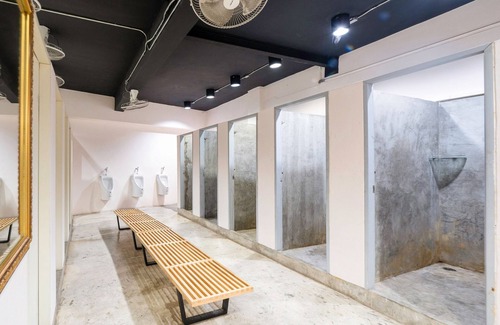 Wang Burapha Phirom Hotel | OYO 965 Art Hotel Sanamchai