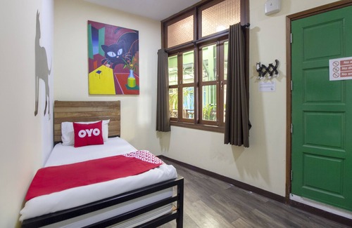 Wang Burapha Phirom Hotel | OYO 965 Art Hotel Sanamchai