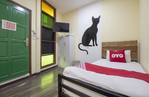 Wang Burapha Phirom Hotel | OYO 965 Art Hotel Sanamchai