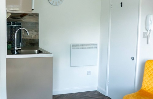 Hackney Downs Hotel | OYO Dalston Luxe Studios