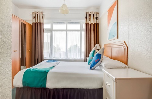 Newquay Hotel | OYO Godolphin Arms Hotel