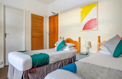 Newquay Hotel | OYO Godolphin Arms Hotel