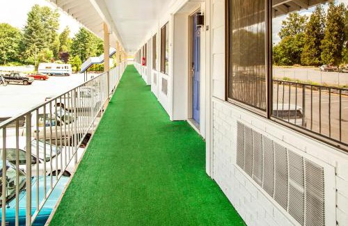 Centralia Hotel | OYO Hotel Centralia