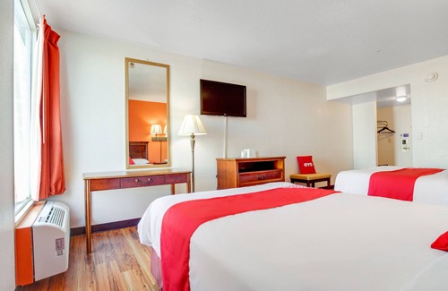 Muskegon Heights Hotel | OYO Hotel Mona Lake Muskegon