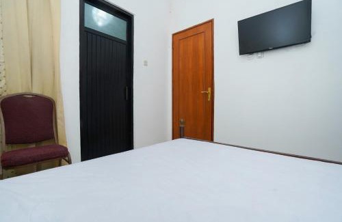 Surabaya Hotel | OYO Life 2498 Kost Putri Purimas 23