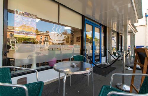 Newcastle-upon-Tyne House | OYO The Bentleys Hotel