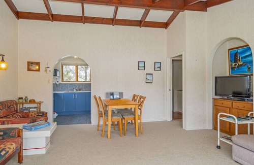Cooks Beach Cottage | Oyster Bach - Cooks Beach Bach