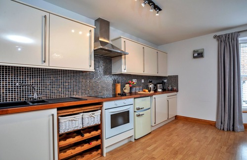 West Cliff Apartment | Oystercatcher