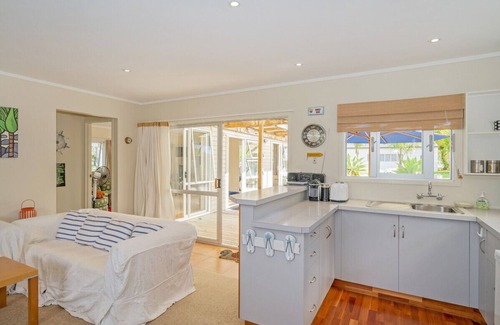 Cooks Beach Cottage | Oysters Retreat - Cooks Beach Holiday Home