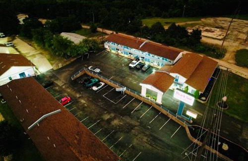 Osage Beach Hotel | Ozark Inn and Suites